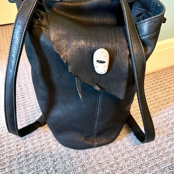 Black Leather backpack, handcrafted. Soft leather sturdy adjustable strap. - Picture 4 of 16